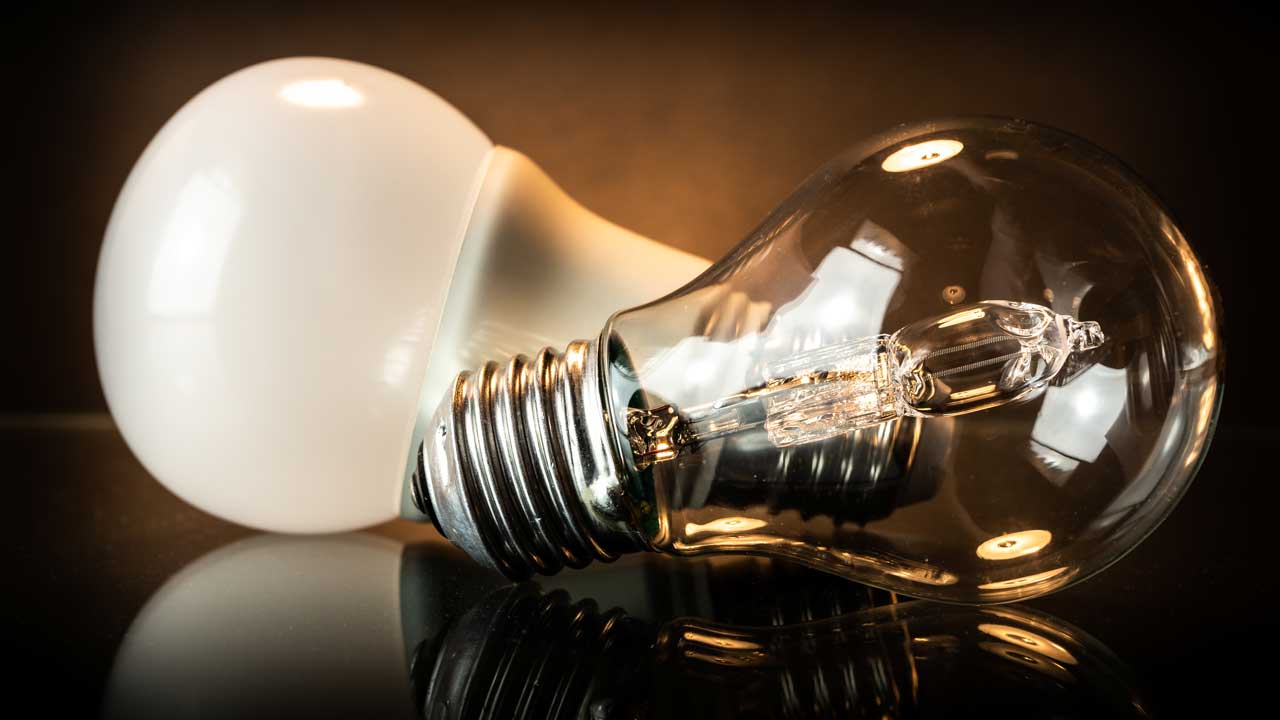Flickering Lights in House - 6 Reasons of Bulbs Blinking?